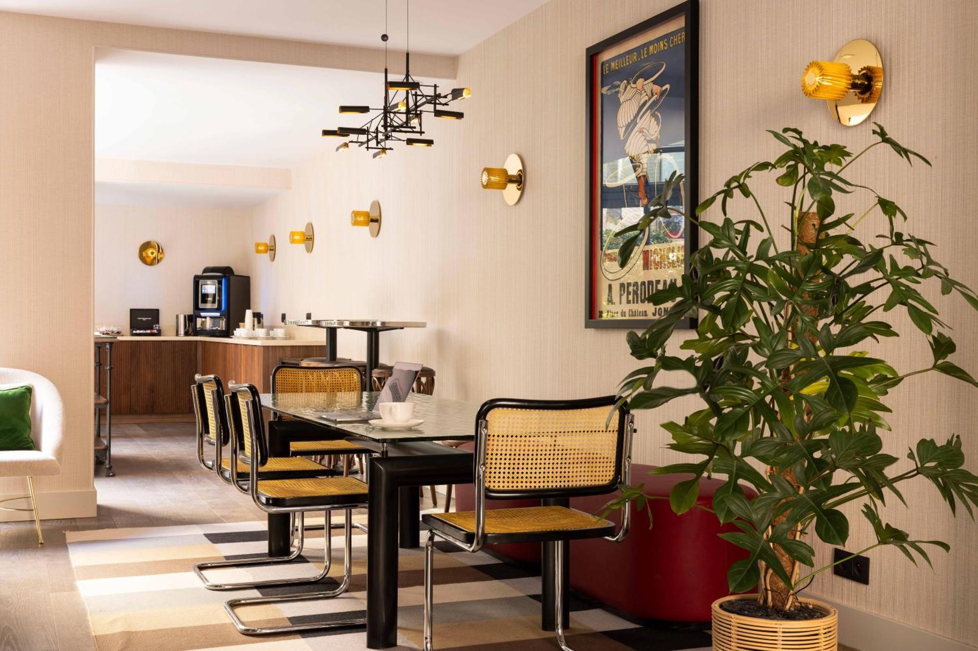 Hotel Moderniste Париж Екстериор снимка