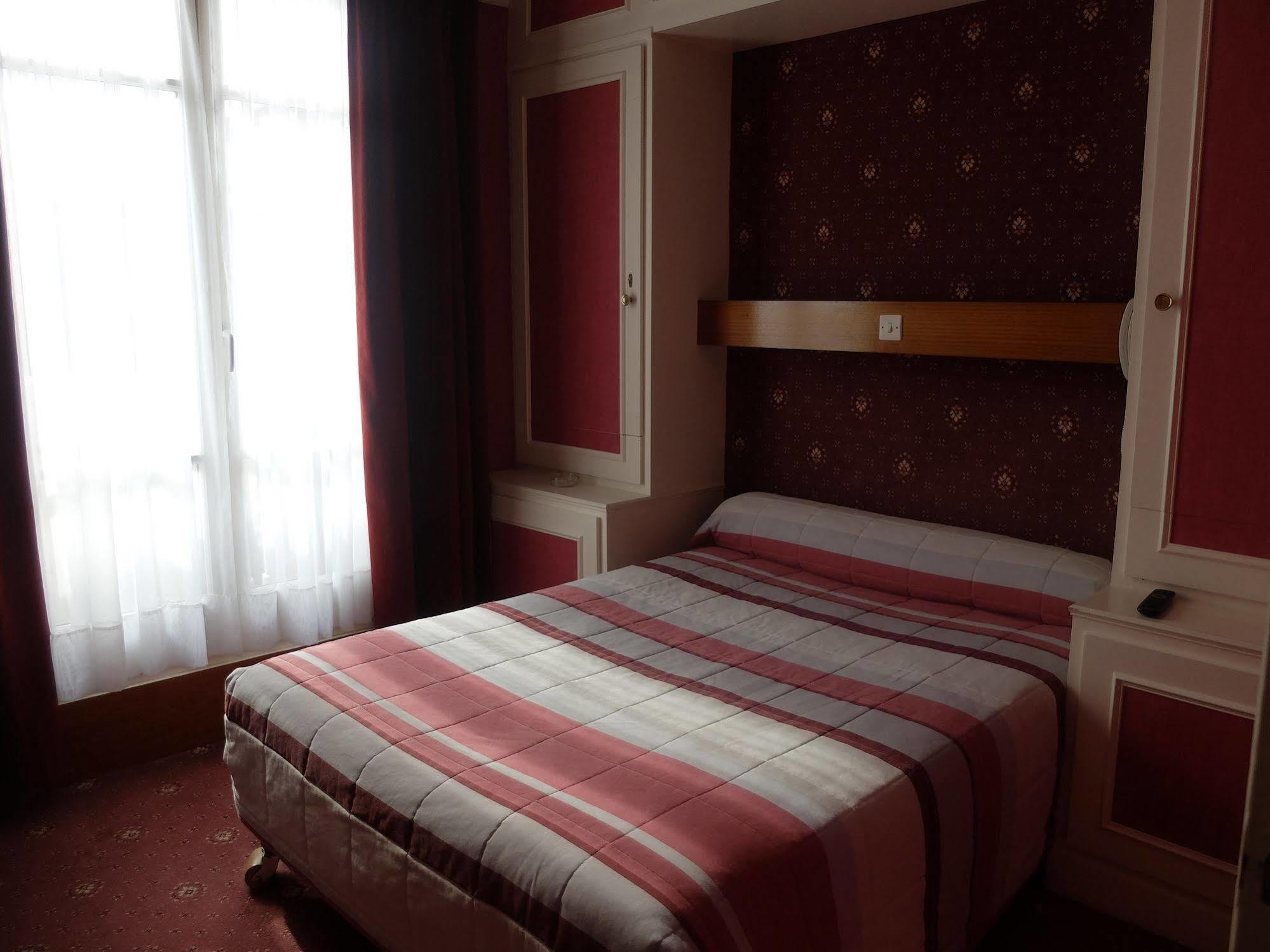 Hotel Moderniste Париж Екстериор снимка